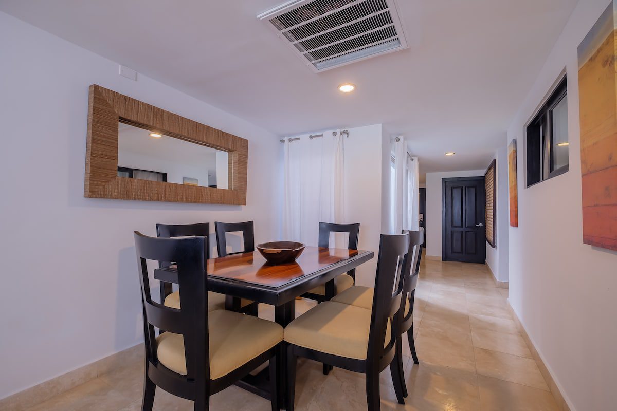 Dining room with table and chairs.