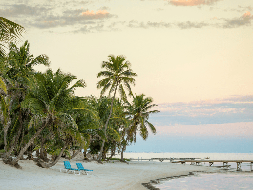 Close to Secret Beach and island bars including El Norte and Margaritaville