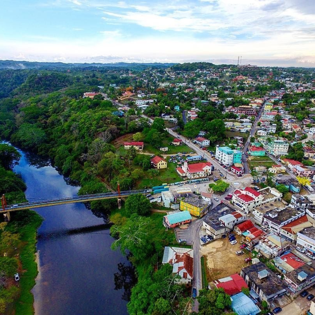 Expansive estates and charming homes in towns like San Ignacio and Santa Familia